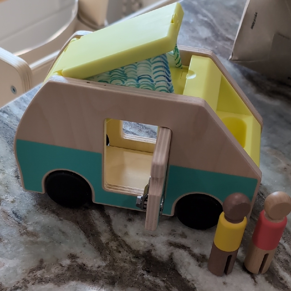 LOVEVERY Toy Camper Van with Figures